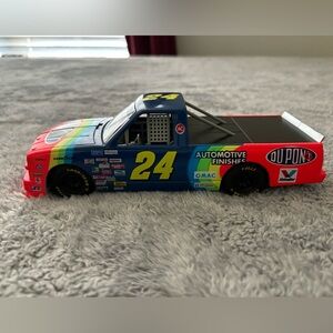 NASCAR Super Truck Series #24 Jeff Gordon Dupont 1:24 Die Cast 1995